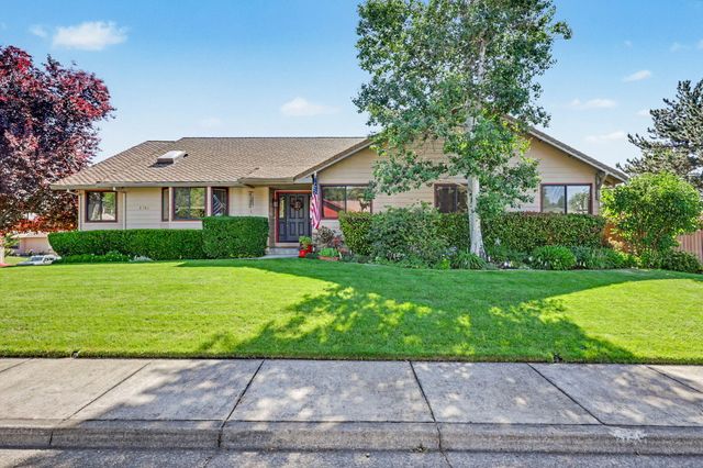 1361 La Loma Drive, Medford, OR 97504