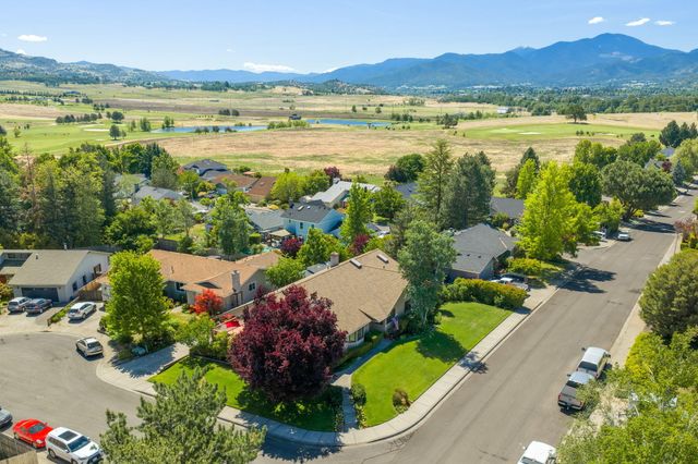 1361 La Loma Drive, Medford, OR 97504