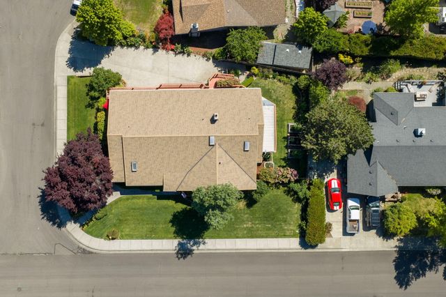 1361 La Loma Drive, Medford, OR 97504