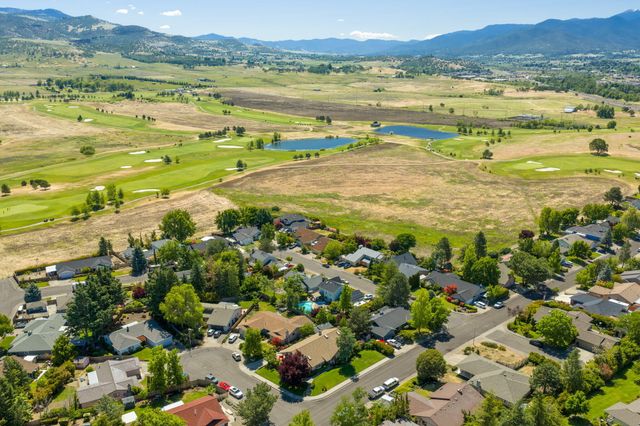1361 La Loma Drive, Medford, OR 97504