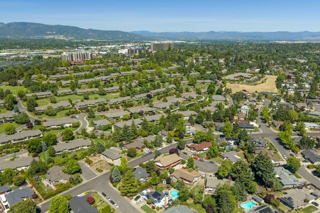 1361 La Loma Drive, Medford, OR 97504