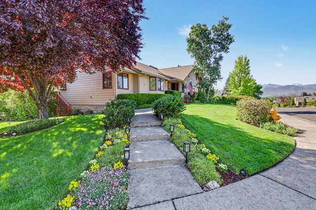 1361 La Loma Drive, Medford, OR 97504