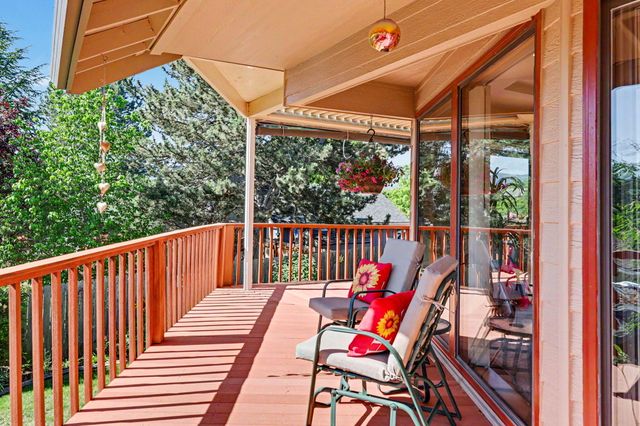 1361 La Loma Drive, Medford, OR 97504