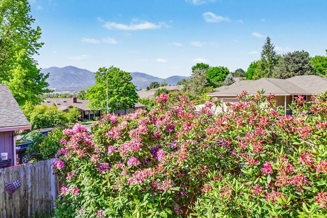 1361 La Loma Drive, Medford, OR 97504