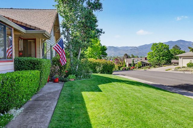 1361 La Loma Drive, Medford, OR 97504