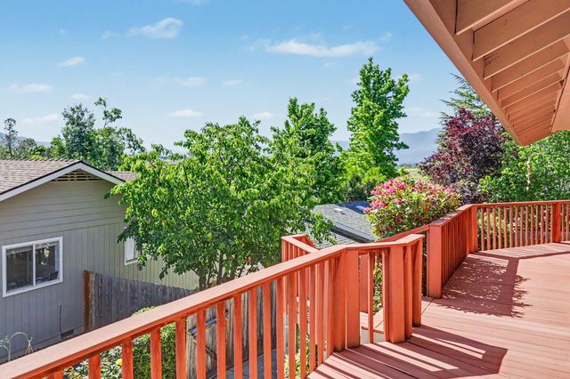 1361 La Loma Drive, Medford, OR 97504