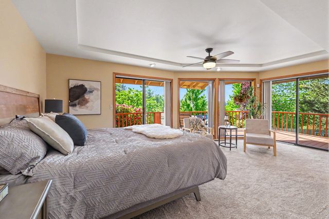 1361 La Loma Drive, Medford, OR 97504