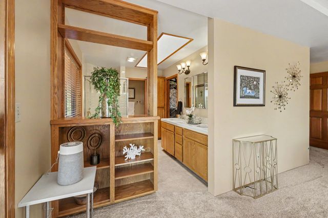 1361 La Loma Drive, Medford, OR 97504