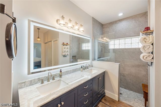 219 Glen Eagle CIR, Naples, FL 34104