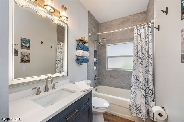 219 Glen Eagle CIR, Naples, FL 34104