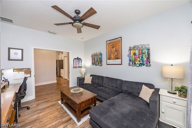 219 Glen Eagle CIR, Naples, FL 34104