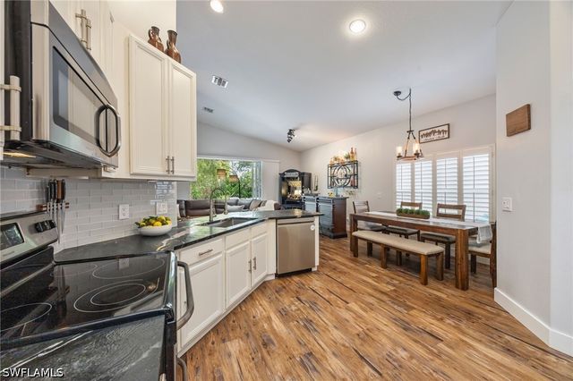 219 Glen Eagle CIR, Naples, FL 34104