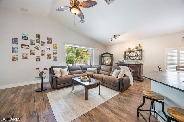 219 Glen Eagle CIR, Naples, FL 34104