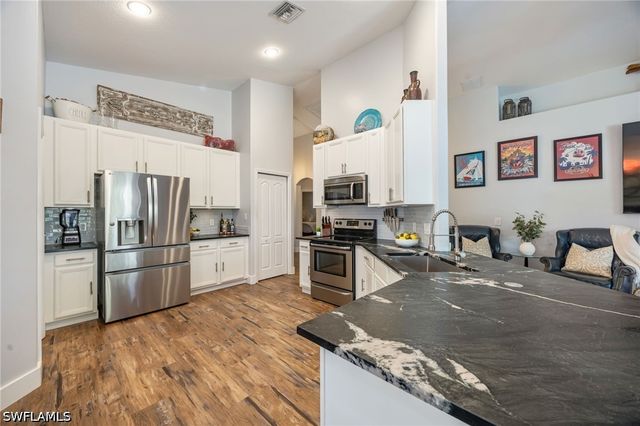 219 Glen Eagle CIR, Naples, FL 34104