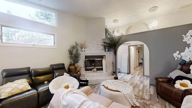 23 Greenridge Drive, Decatur, IL 62526