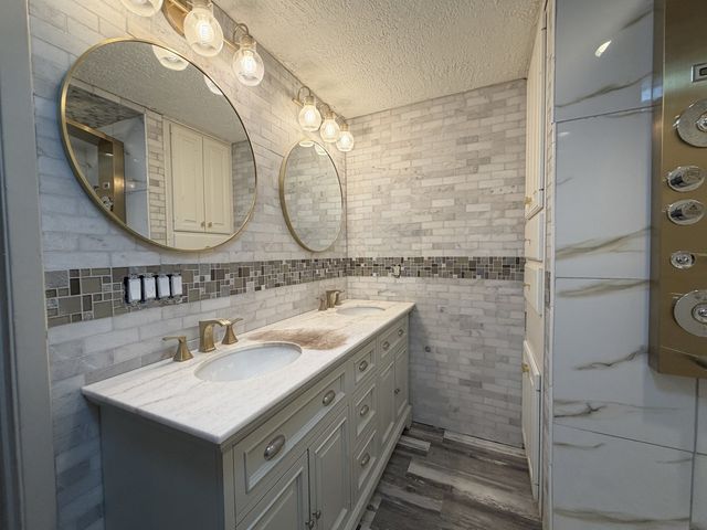 23 Greenridge Drive, Decatur, IL 62526