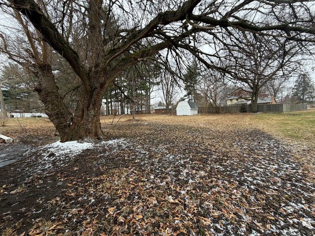 23 Greenridge Drive, Decatur, IL 62526