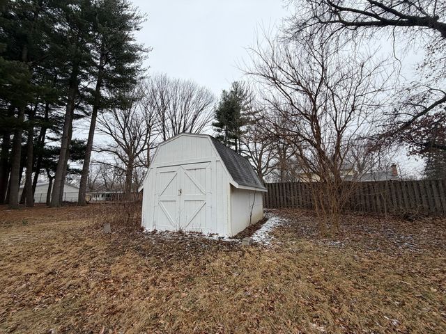 23 Greenridge Drive, Decatur, IL 62526