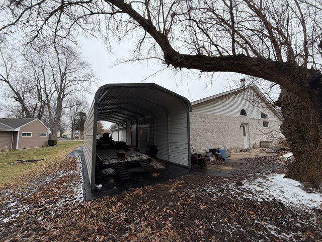 23 Greenridge Drive, Decatur, IL 62526