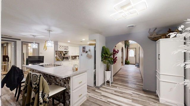 23 Greenridge Drive, Decatur, IL 62526