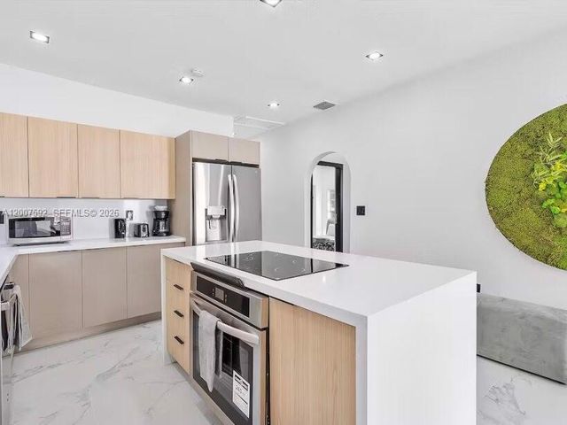 545 NW 52nd St, Miami, FL 33127