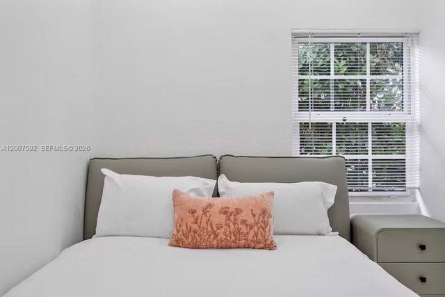 545 NW 52nd St, Miami, FL 33127