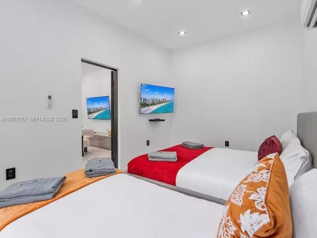 545 NW 52nd St, Miami, FL 33127