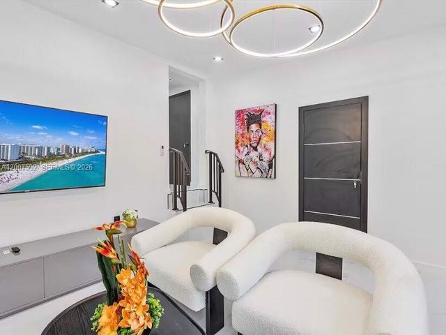 545 NW 52nd St, Miami, FL 33127