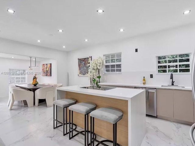 545 NW 52nd St, Miami, FL 33127