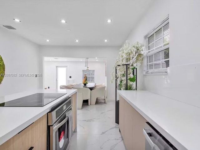 545 NW 52nd St, Miami, FL 33127