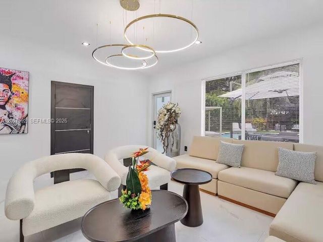 545 NW 52nd St, Miami, FL 33127