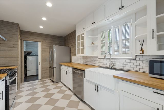 2518 Marvin Avenue, Dallas, TX 75211