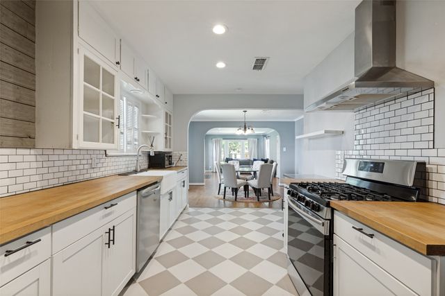 2518 Marvin Avenue, Dallas, TX 75211