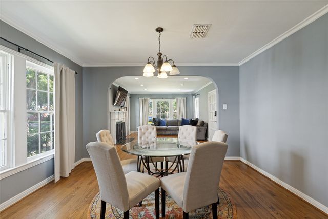 2518 Marvin Avenue, Dallas, TX 75211