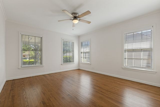 2518 Marvin Avenue, Dallas, TX 75211