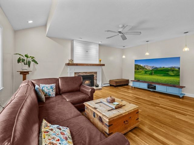 59 Smith Rd, Northborough, MA 01532