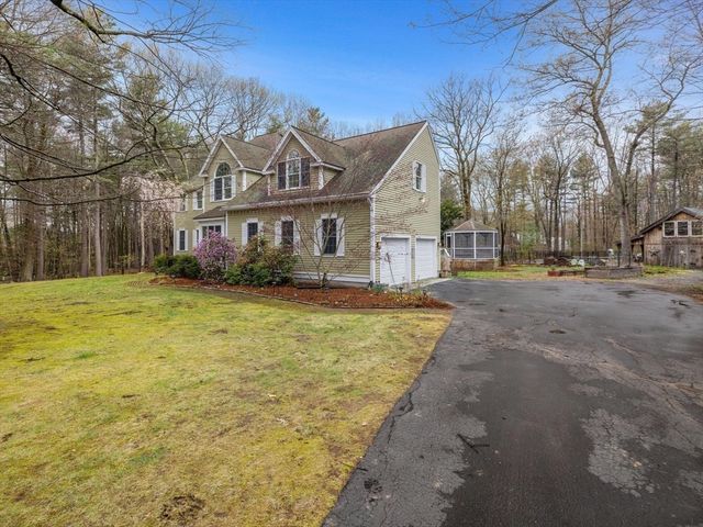 59 Smith Rd, Northborough, MA 01532