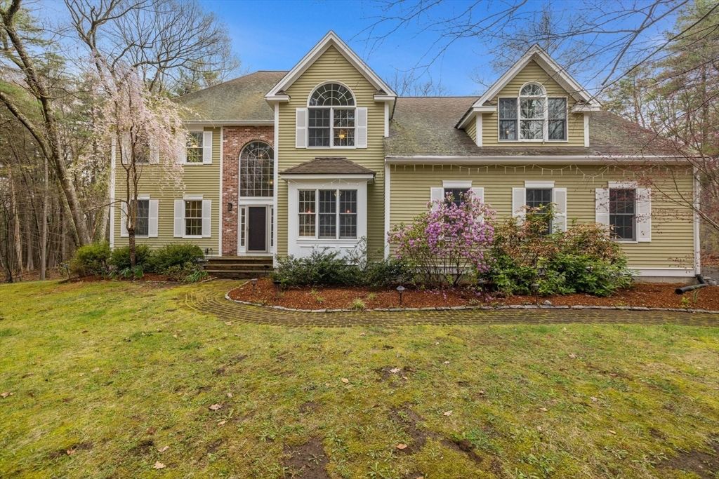 59 Smith Rd, Northborough, MA 01532