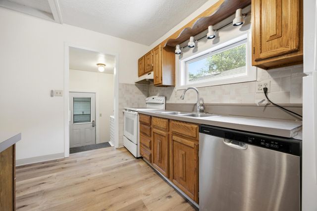 1614 5th Street N, Fargo, ND 58102