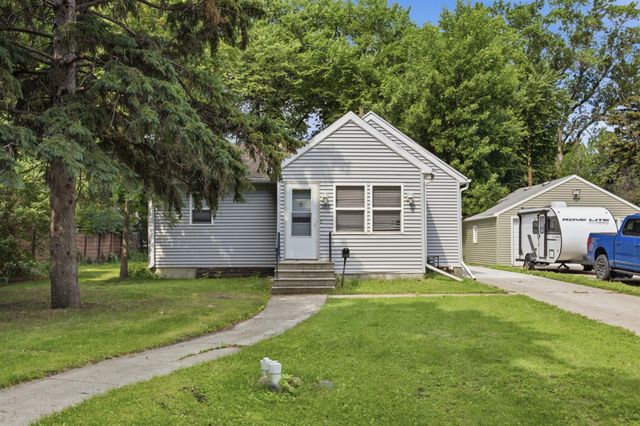 1614 5th Street N, Fargo, ND 58102