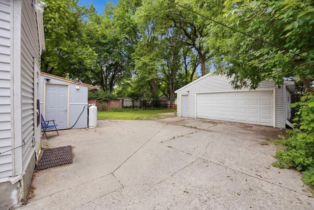 1614 5th Street N, Fargo, ND 58102
