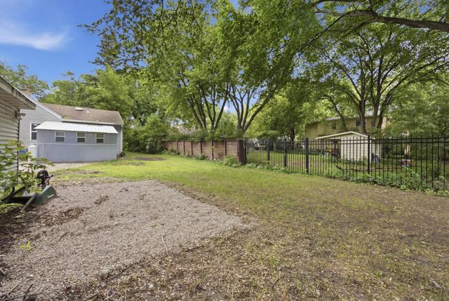 1614 5th Street N, Fargo, ND 58102