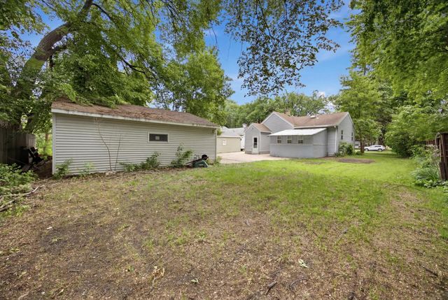 1614 5th Street N, Fargo, ND 58102