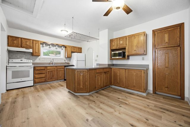 1614 5th Street N, Fargo, ND 58102