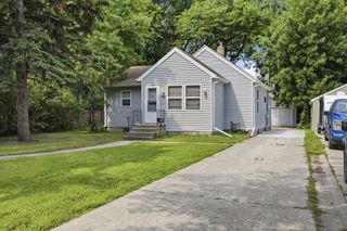 1614 5th Street N, Fargo, ND 58102