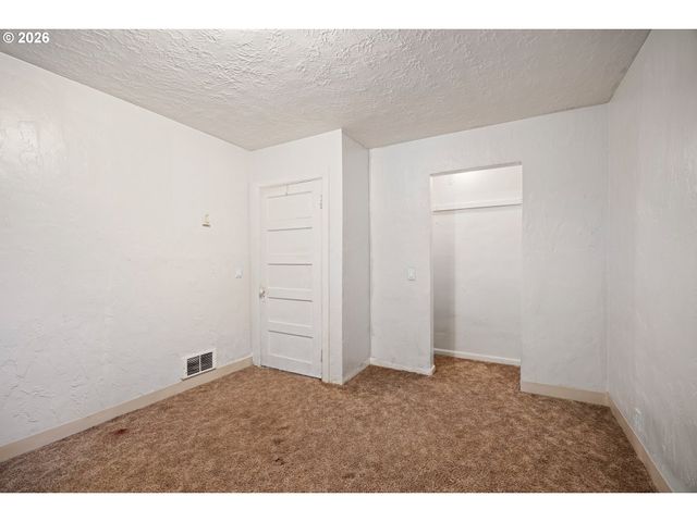 1589 SEAGATE Ave, Coos Bay, OR 97420