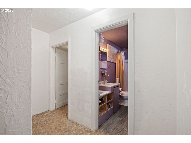 1589 SEAGATE Ave, Coos Bay, OR 97420