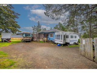 1589 SEAGATE Ave, Coos Bay, OR 97420