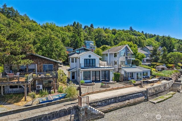 9839 51st Avenue SW, Seattle, WA 98136