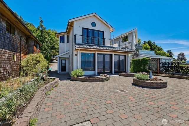 9839 51st Avenue SW, Seattle, WA 98136